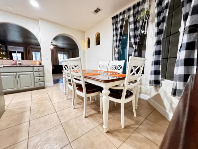 $440,000 | 2945 West Vine Avenue, Visalia, CA 93291