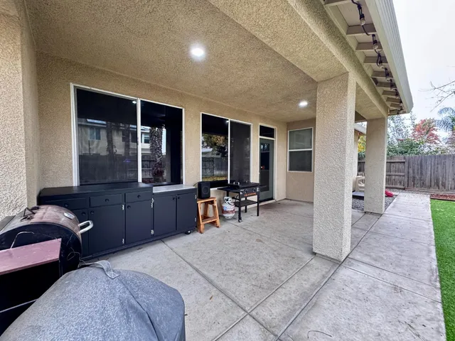 $440,000 | 2945 West Vine Avenue, Visalia, CA 93291