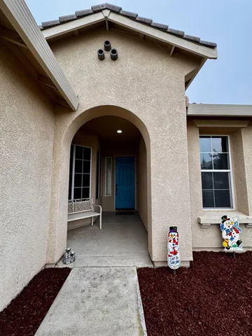 a view of livingroom with furniture and wooden floor
