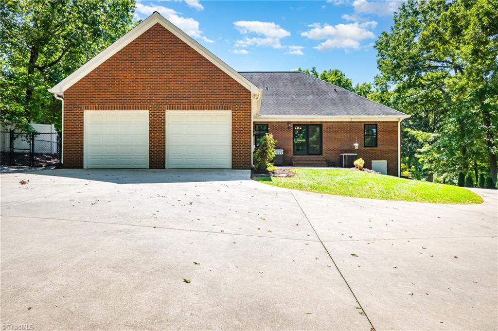 339 Old Burkhart Road Lexington, NC 27292 - Photo 29 of 39 Paved drive