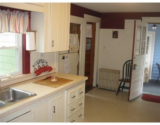 1976 West Shore Road Warwick, RI 02889 - Photo 4 of 11 Kitchen.