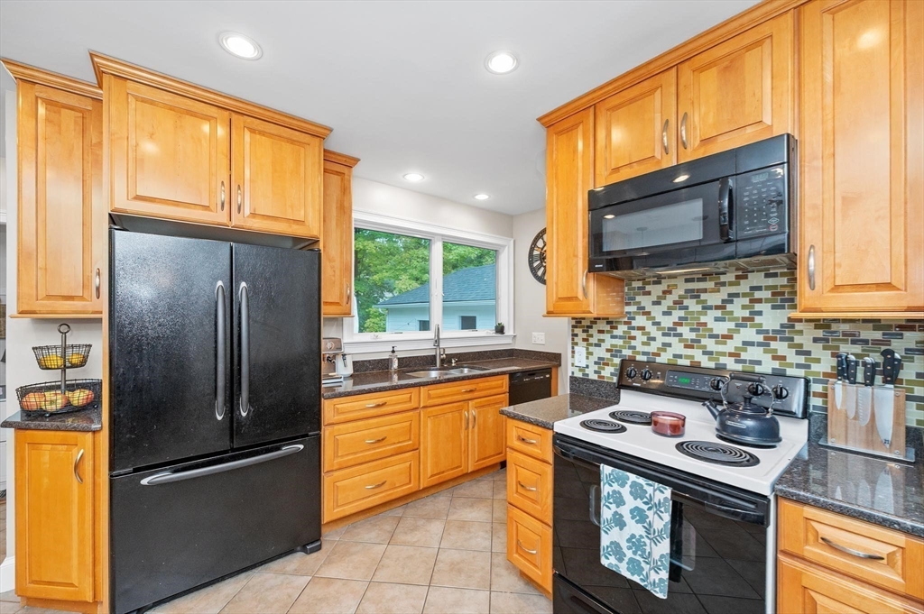 32 Chester Brook Road Waltham, MA 02452 - Photo 13 of 35 Gallery Image 13