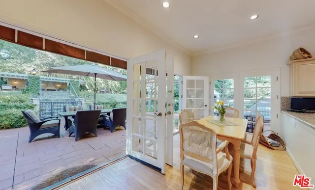 a view of a livingroom with furniture window and outside view
