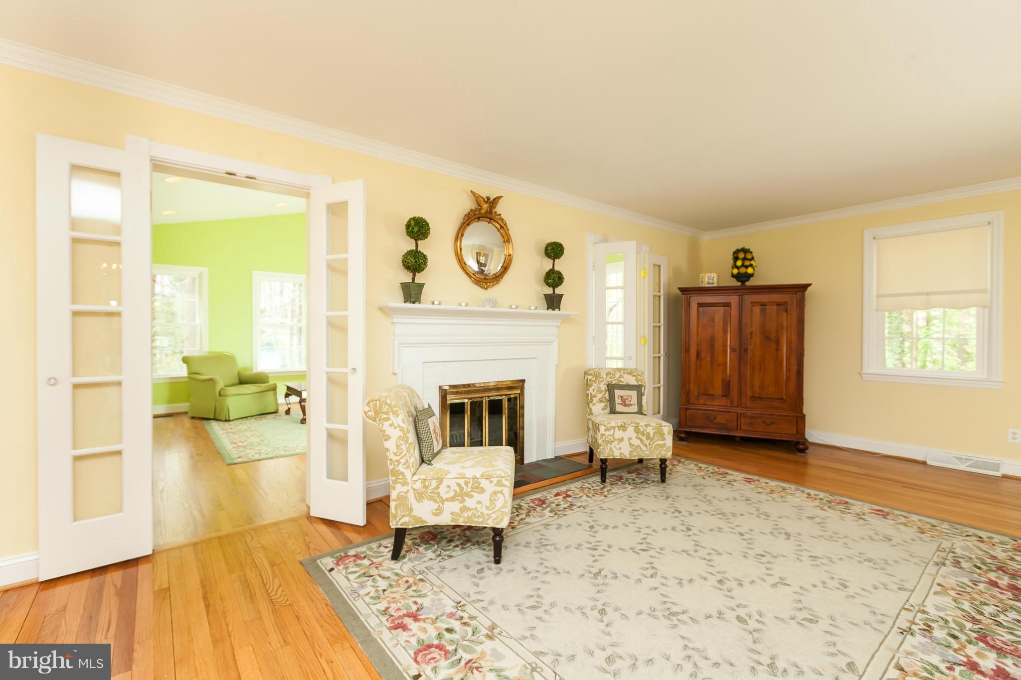 13902 Blenheim Road North Phoenix, MD 21131 - Photo 4 of 15 Living Room