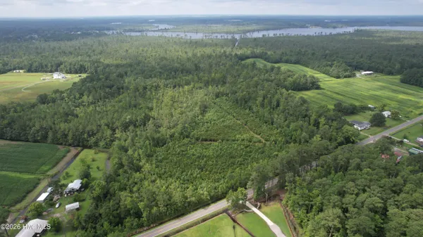 $90,000 | 421 Riverneck Road, Columbia, NC 27925