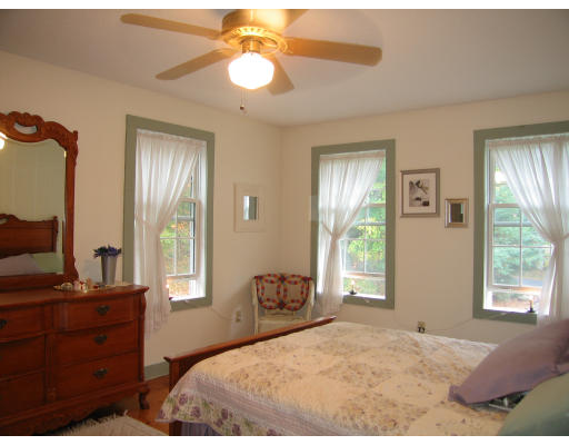 72 Rondeau Street Palmer, MA 01069 - Photo 16 of 19 Gallery Image 16