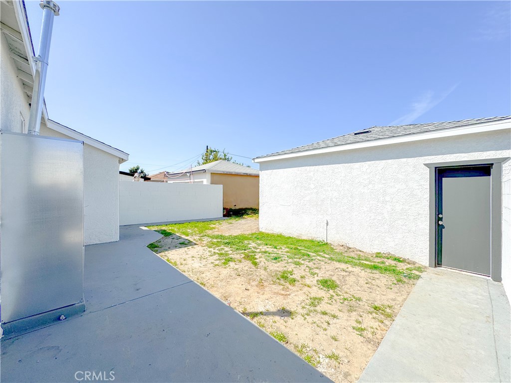 913 East Elm Street Compton, CA 90221 - Photo 17 of 20