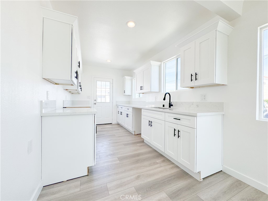 913 East Elm Street Compton, CA 90221 - Photo 4 of 20