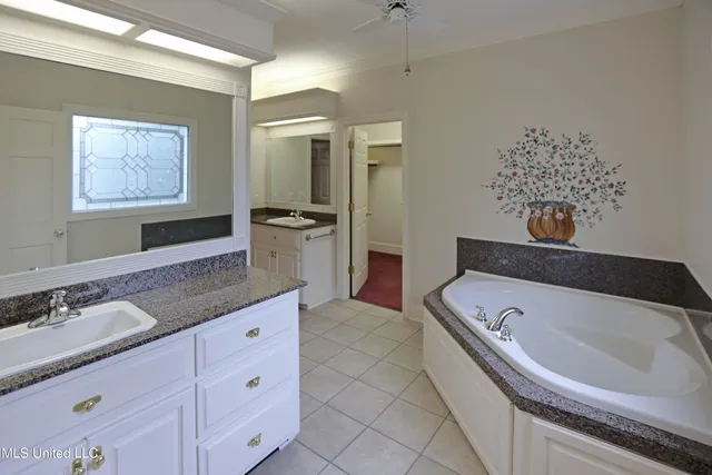 $425,000 | 406 Roses Bluff Drive, Madison, MS 39110