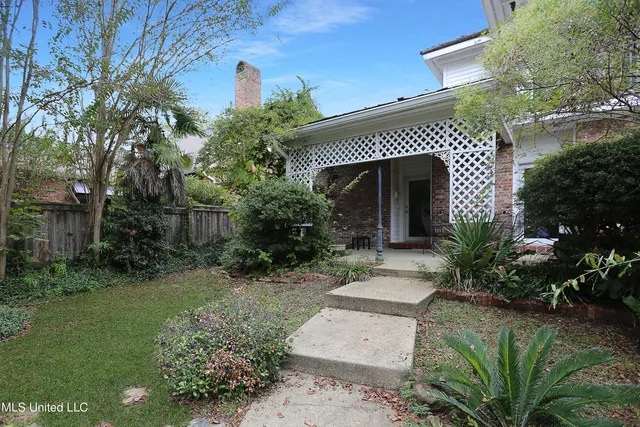 $425,000 | 406 Roses Bluff Drive, Madison, MS 39110