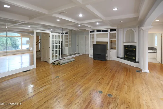 $425,000 | 406 Roses Bluff Drive, Madison, MS 39110