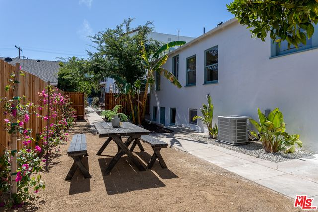 $875,000 | 1174 North Westmoreland Avenue, Los Angeles, CA 90029
