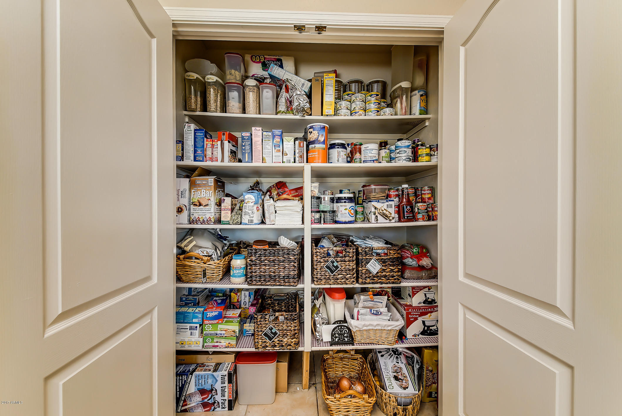 3785 East Diamond Road Gilbert, AZ 85297 - Photo 21 of 57 120.5-Pantry