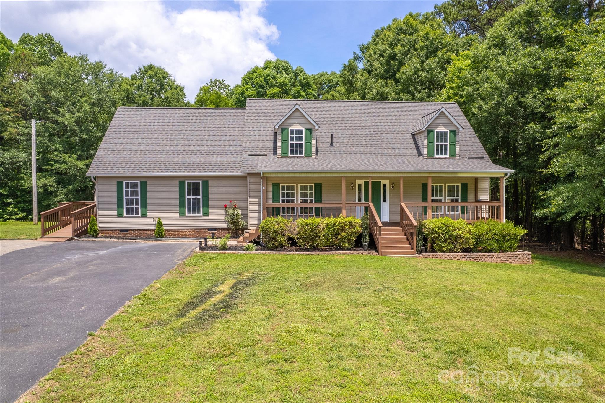 8632 Island Point Road Sherrills Ford, NC 28673 - Photo 2 of 41 Gallery Image 2