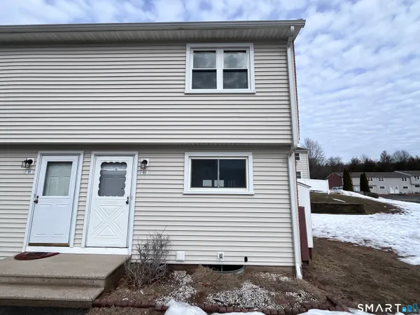 $175,000 | 1081 New Haven Road, Unit 11J, Naugatuck, CT 06770