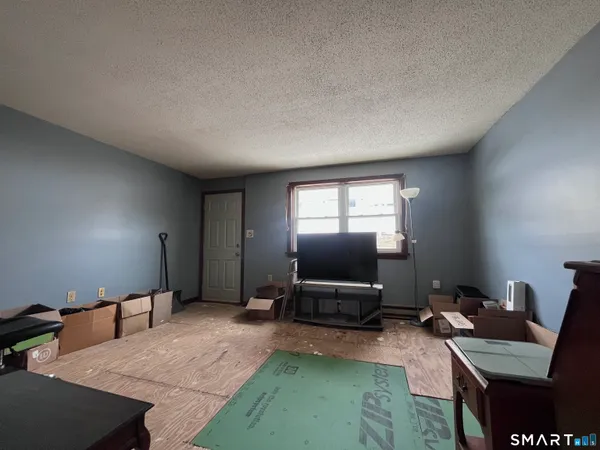 $175,000 | 1081 New Haven Road, Unit 11J, Naugatuck, CT 06770