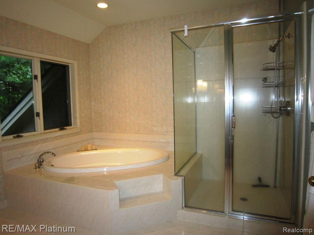 10621 Hibner Road Hartland, MI 48353 - Photo 21 of 40 IMG_4189.jpg