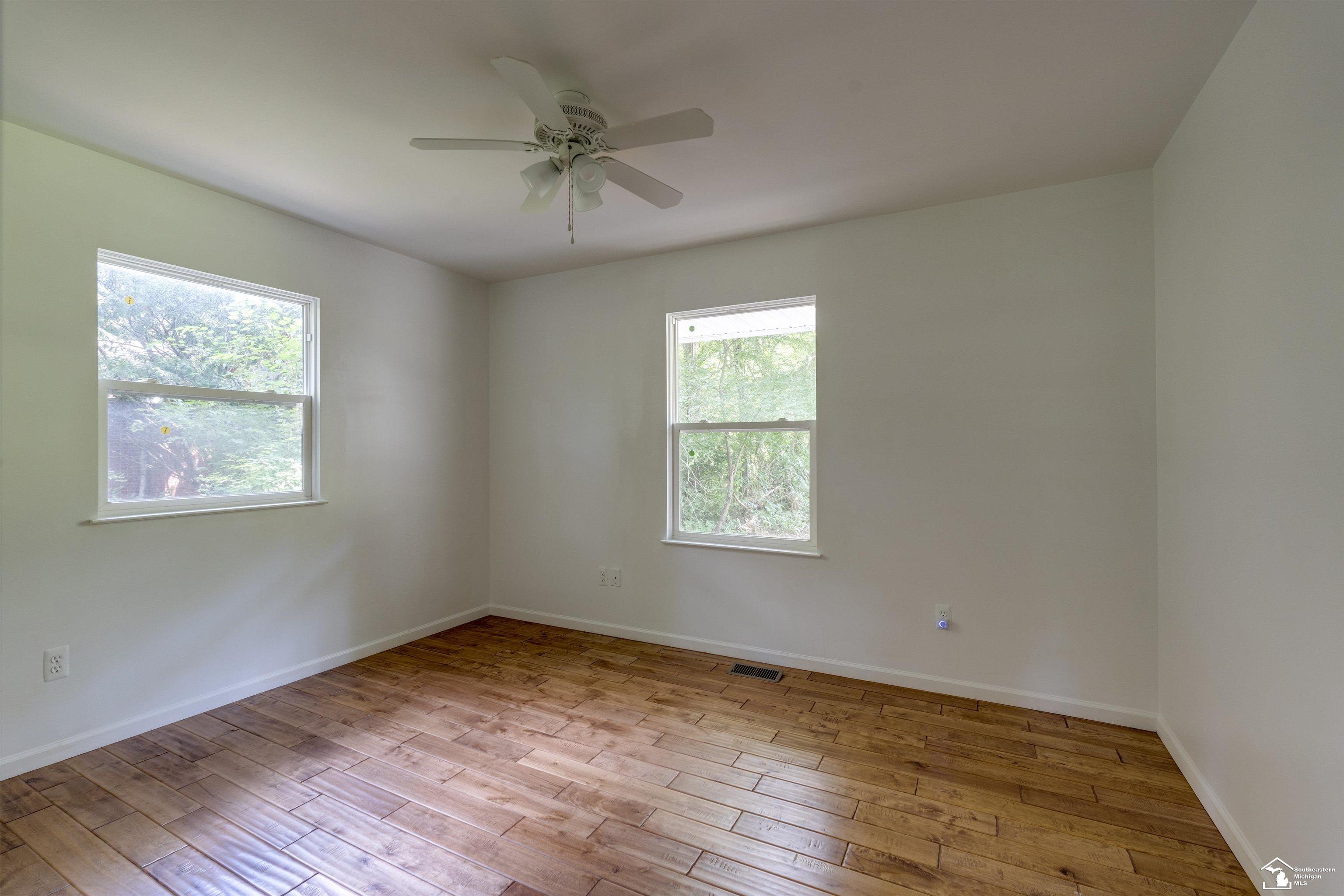 7718 Secor Road Lambertville, MI 48144 - Photo 13 of 26 50150356-757698a1-c61e-4b44-a7bd-4700ac742b14.JPG