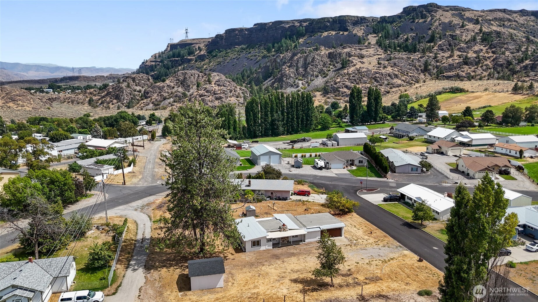 77 Diamond Street Electric City, WA 99123 - Photo 36 of 40 a view of a city