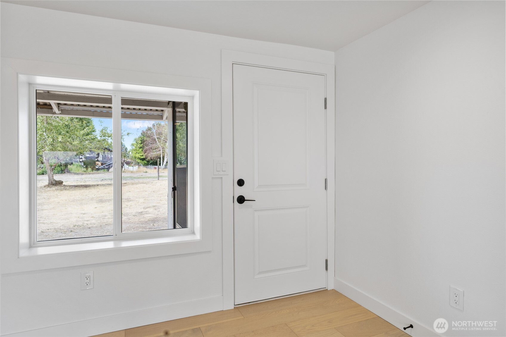77 Diamond Street Electric City, WA 99123 - Photo 4 of 40 a view of empty room with window