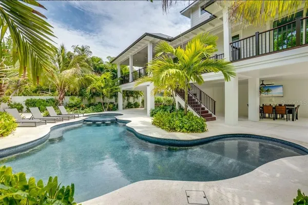 $6,950,000 | 9407 Gulf Drive, Anna Maria, FL 34216