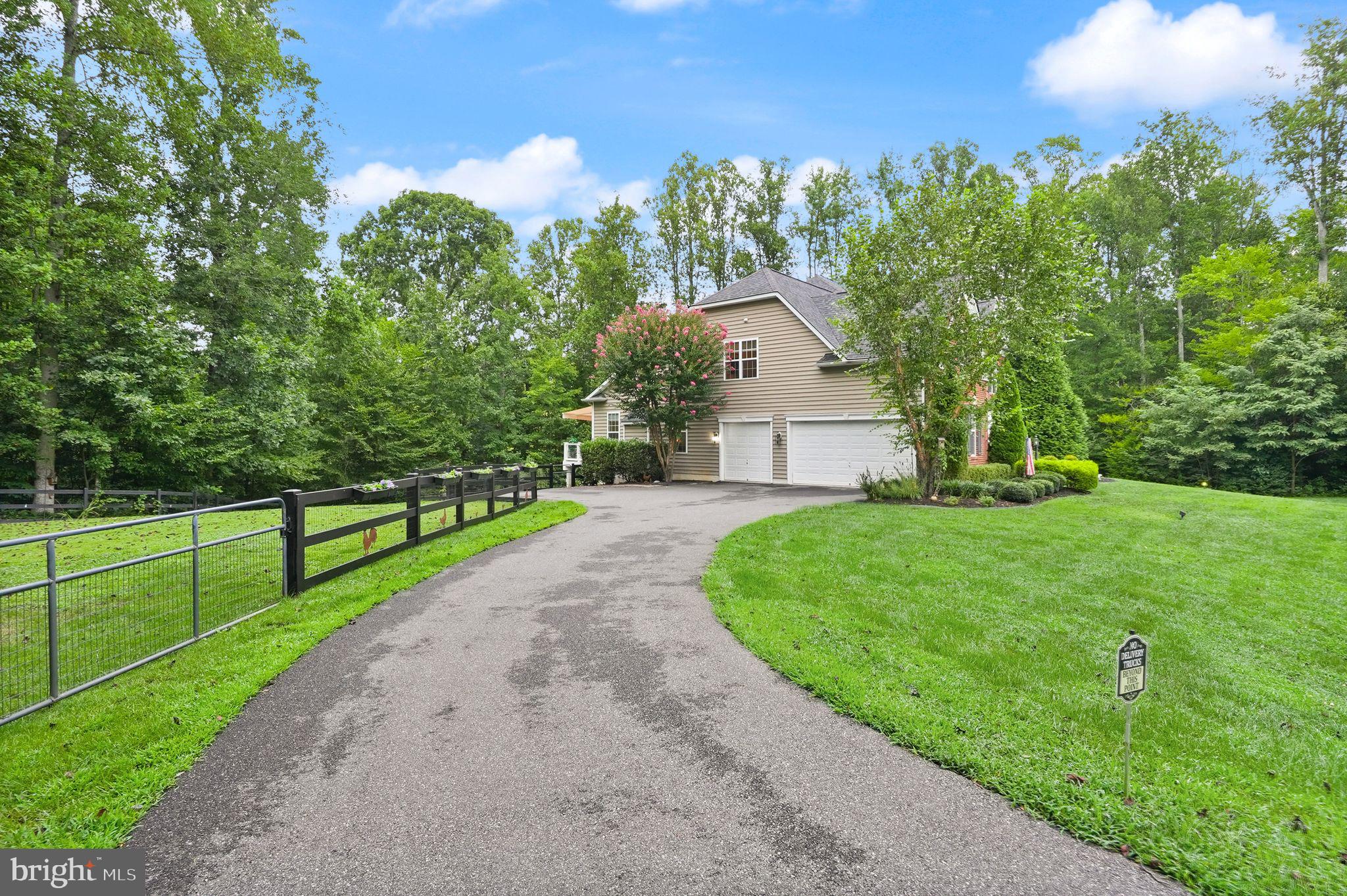 32 Pinewood Road Fredericksburg, VA 22405 - Photo 3 of 82 Long Driveway!