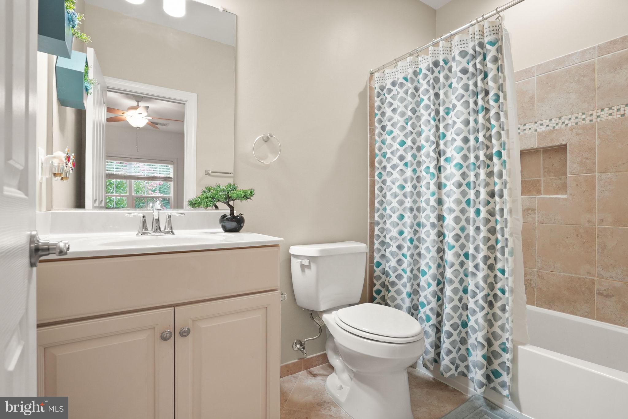 32 Pinewood Road Fredericksburg, VA 22405 - Photo 41 of 82 Full Bathroom #2