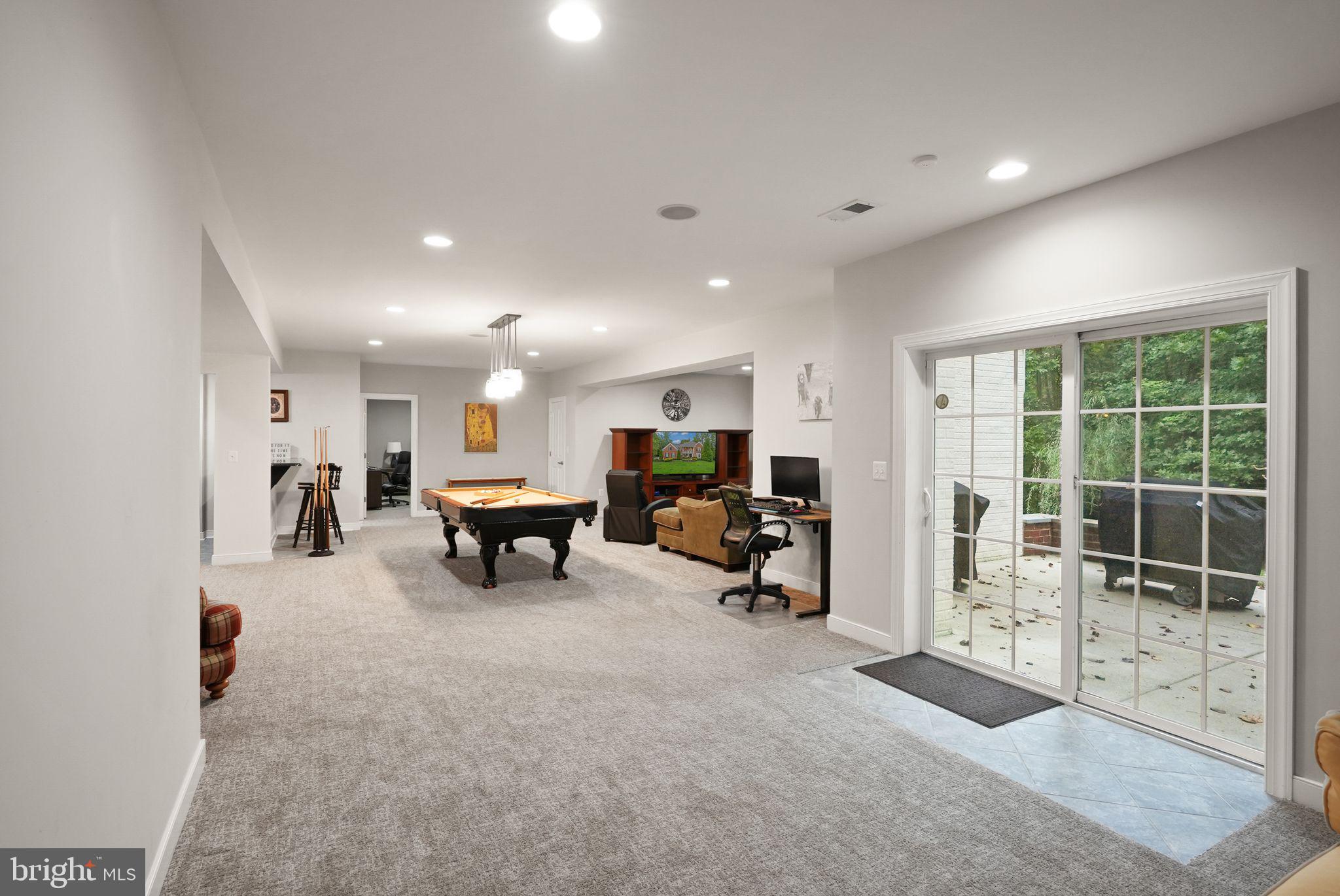 32 Pinewood Road Fredericksburg, VA 22405 - Photo 49 of 82 Rec Room, the Pool Table does Convey!