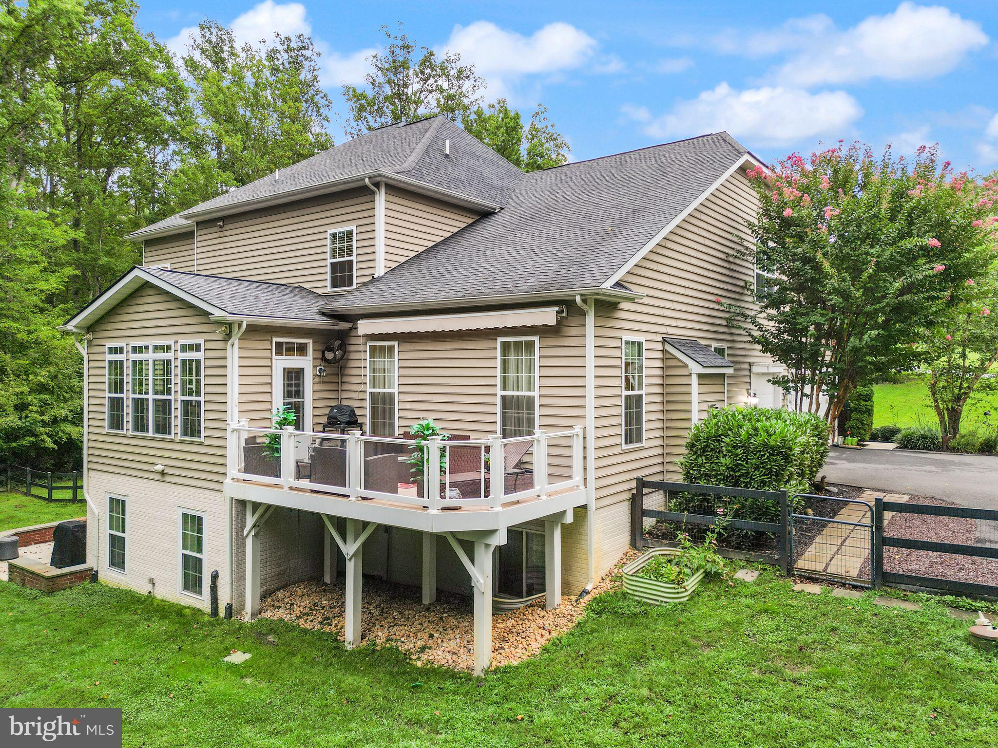32 Pinewood Road Fredericksburg, VA 22405 - Photo 64 of 82 Deck off of the Kitchen with an Awning.