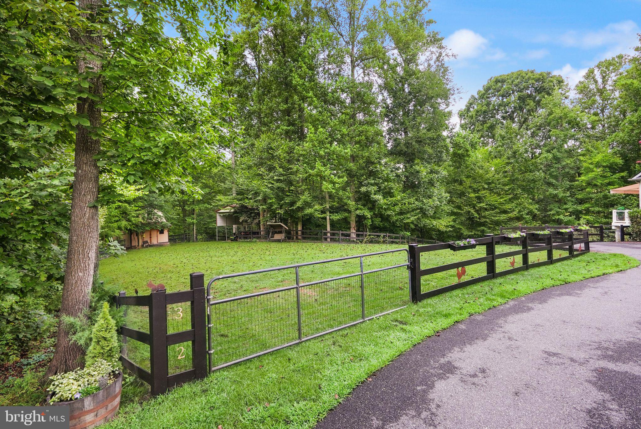 32 Pinewood Road Fredericksburg, VA 22405 - Photo 68 of 82 Fenced Yard.