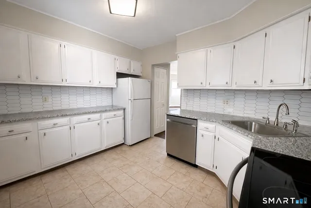 $1,450 | 230 North Main Street, Naugatuck, CT 06770