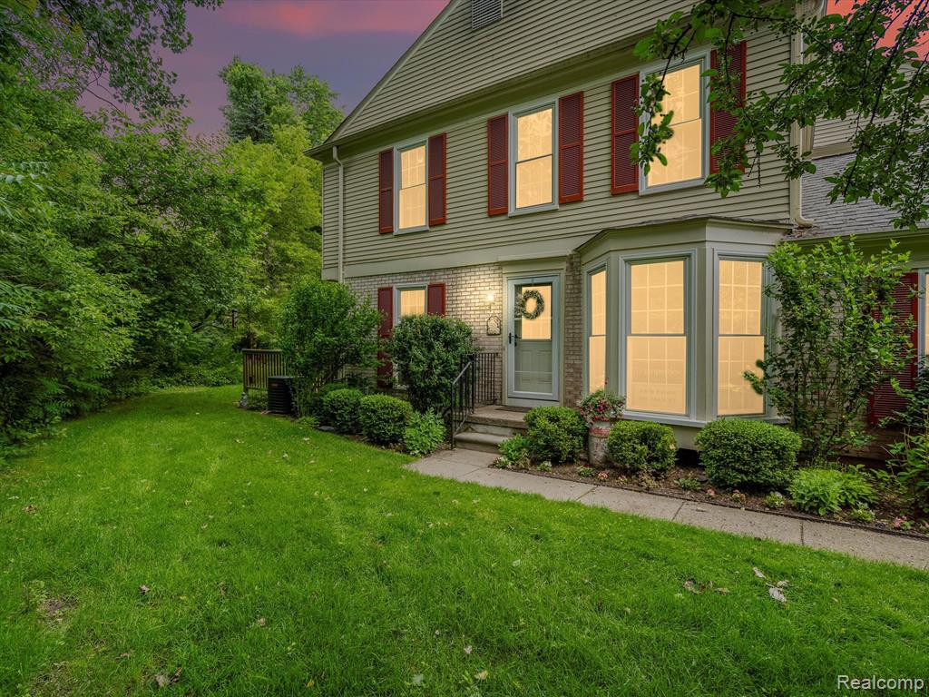 1233 Candlestick Lane Rochester Hills, MI 48306 - Photo 1 of 42