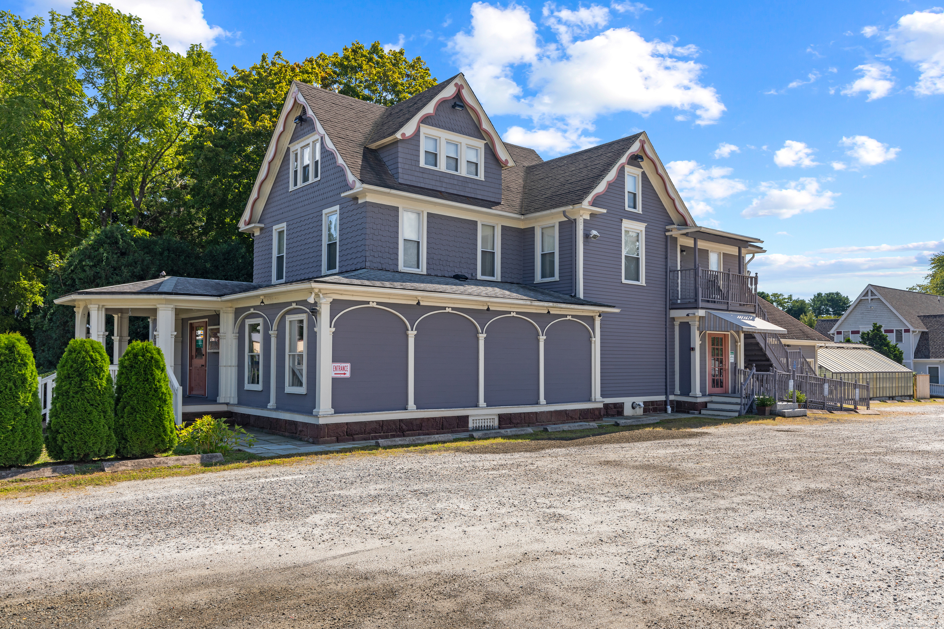 78 Main Street Centerbrook, CT 06409 - Photo 18 of 22 Ample parking