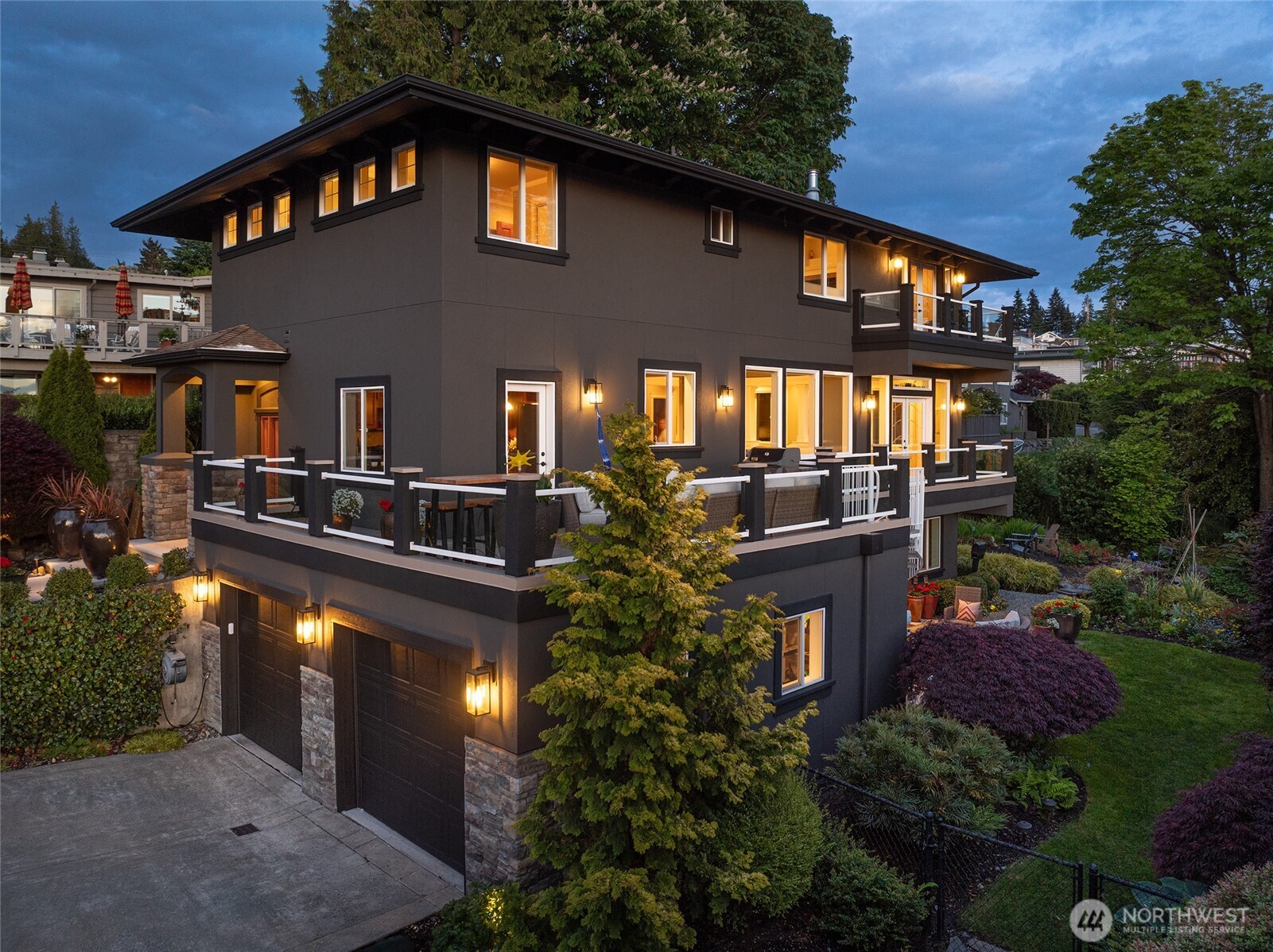 816 Walnut Street Edmonds, WA 98020 - Photo 1 of 40