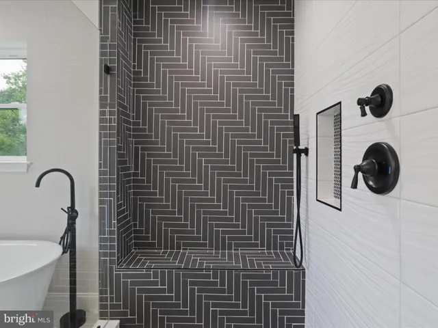 $1,500,000 | 8708 Lukens Lane, Alexandria, VA 22309