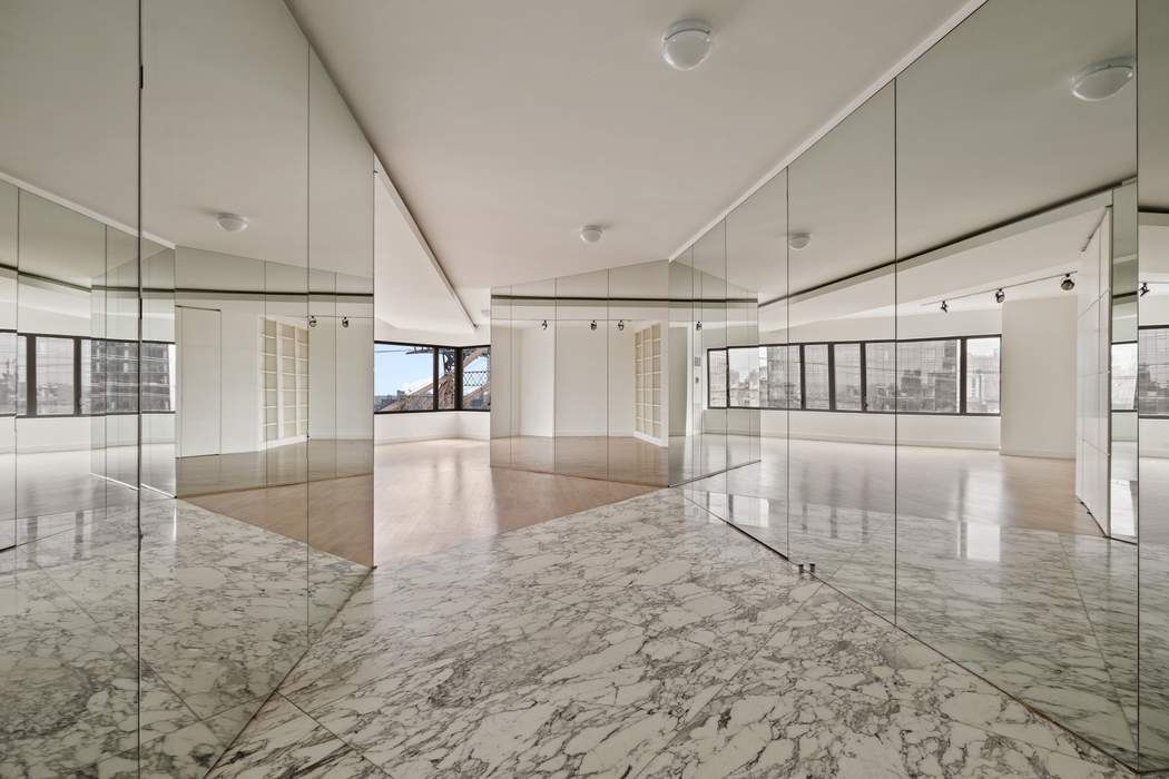 425 East 58th Street, Unit 20F Manhattan, NY 10022 - Photo 3 of 11