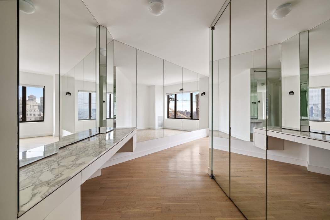 425 East 58th Street, Unit 20F Manhattan, NY 10022 - Photo 5 of 11