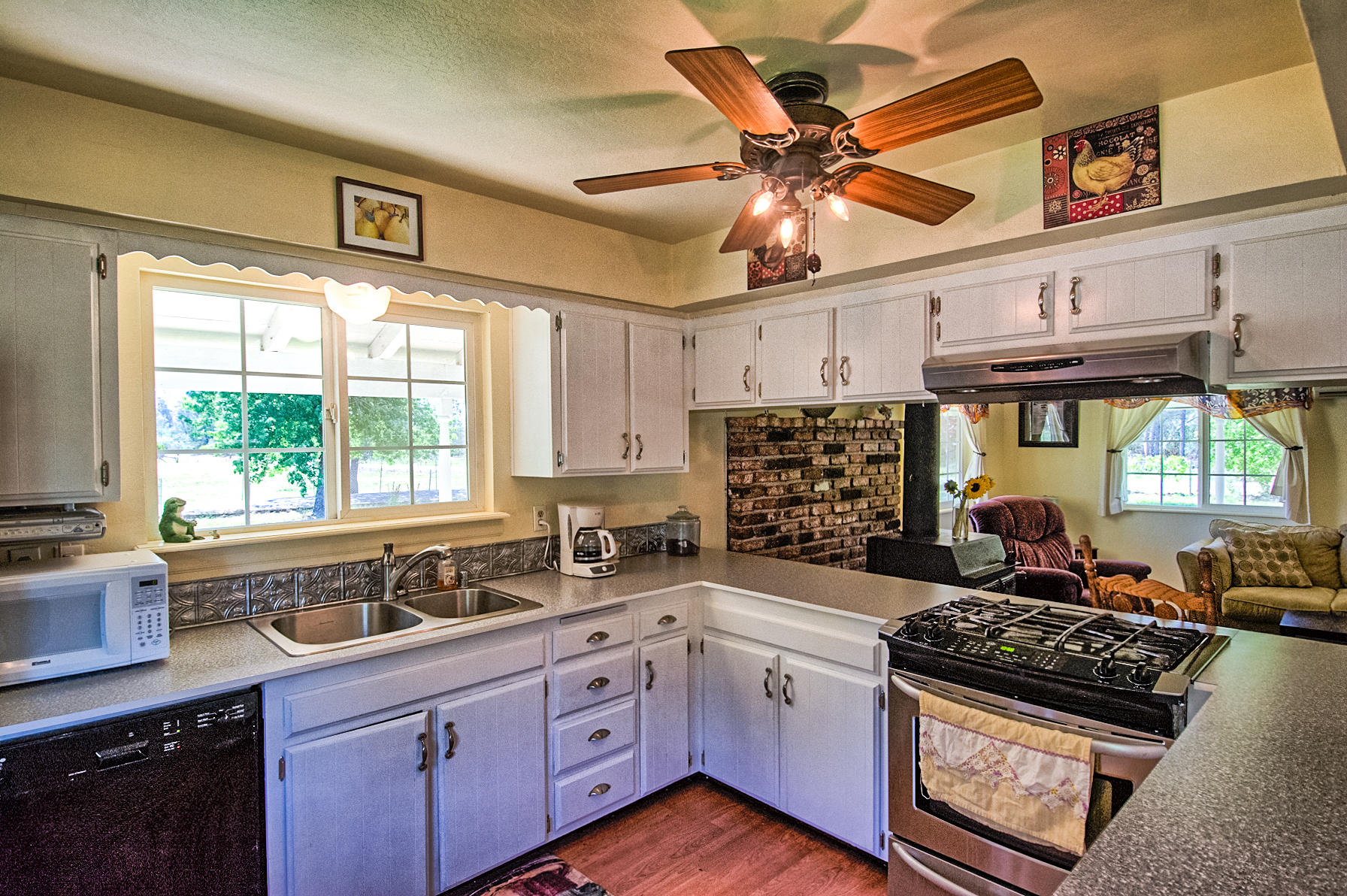 16008 Cloverdale Road Anderson, CA 96007 - Photo 15 of 64 cloverdale-112