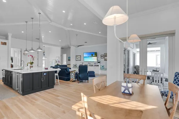 $4,695,000 | 241 Tollgate Boulevard, Islamorada, FL 33036