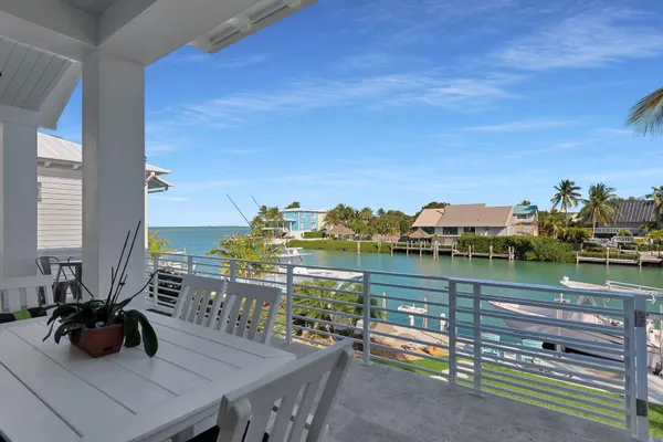 $4,695,000 | 241 Tollgate Boulevard, Islamorada, FL 33036