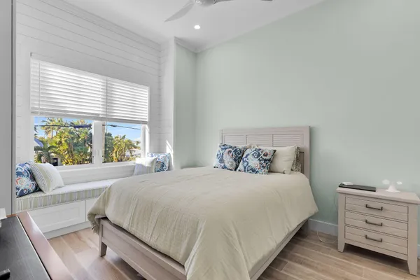 $4,695,000 | 241 Tollgate Boulevard, Islamorada, FL 33036