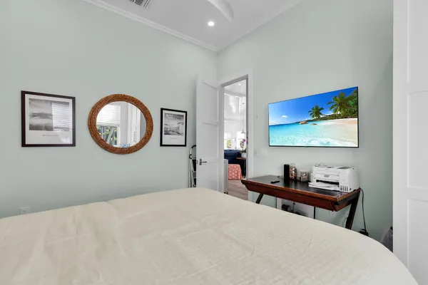 $4,695,000 | 241 Tollgate Boulevard, Islamorada, FL 33036