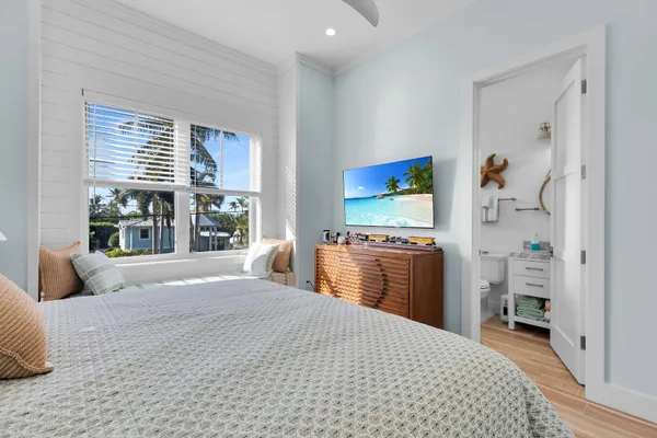 $4,695,000 | 241 Tollgate Boulevard, Islamorada, FL 33036