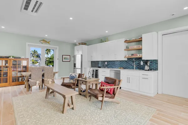 $4,695,000 | 241 Tollgate Boulevard, Islamorada, FL 33036