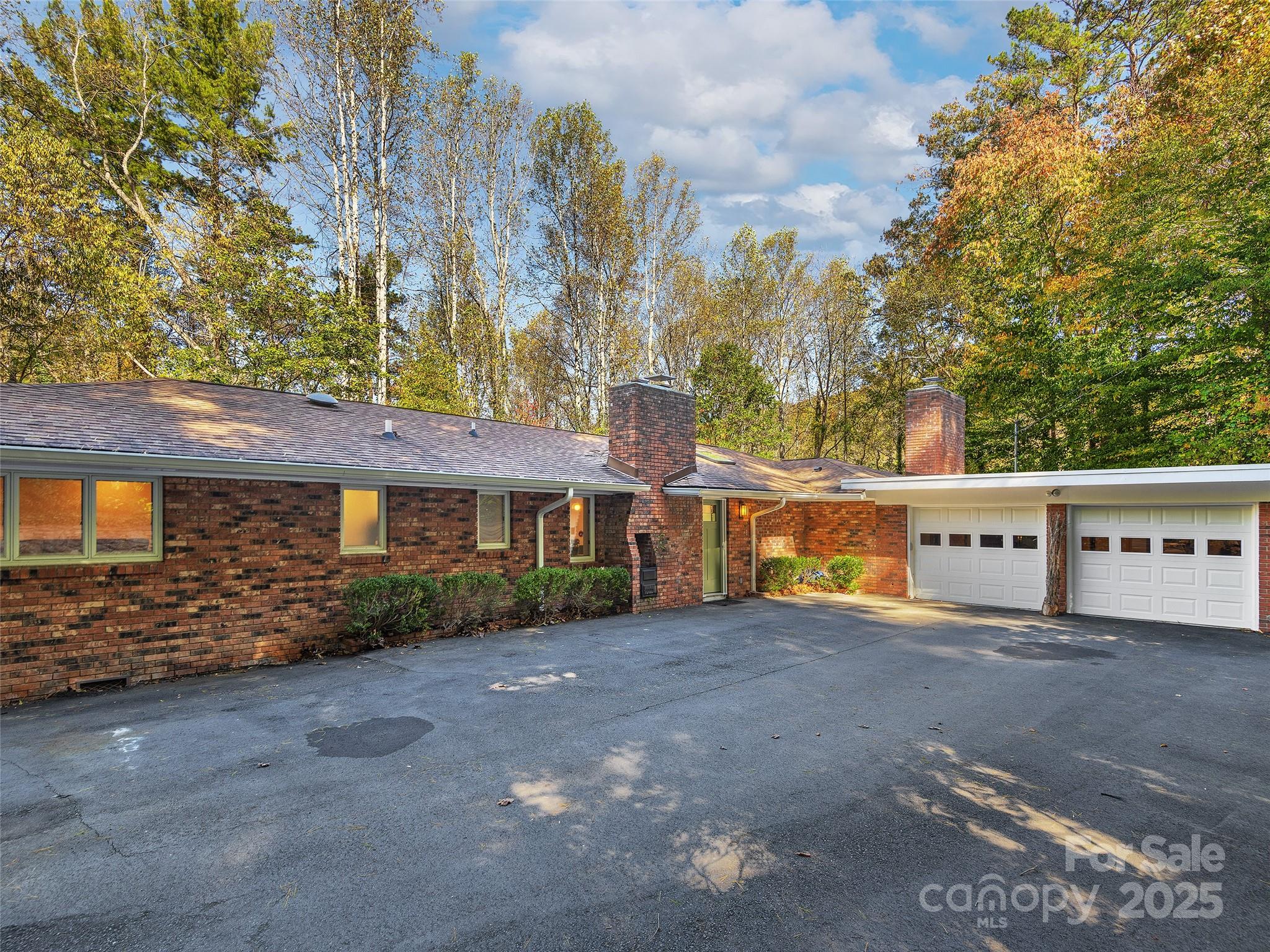 51 Rice Branch Road Asheville, NC 28804 - Photo 34 of 48 front view of a house with a big yard