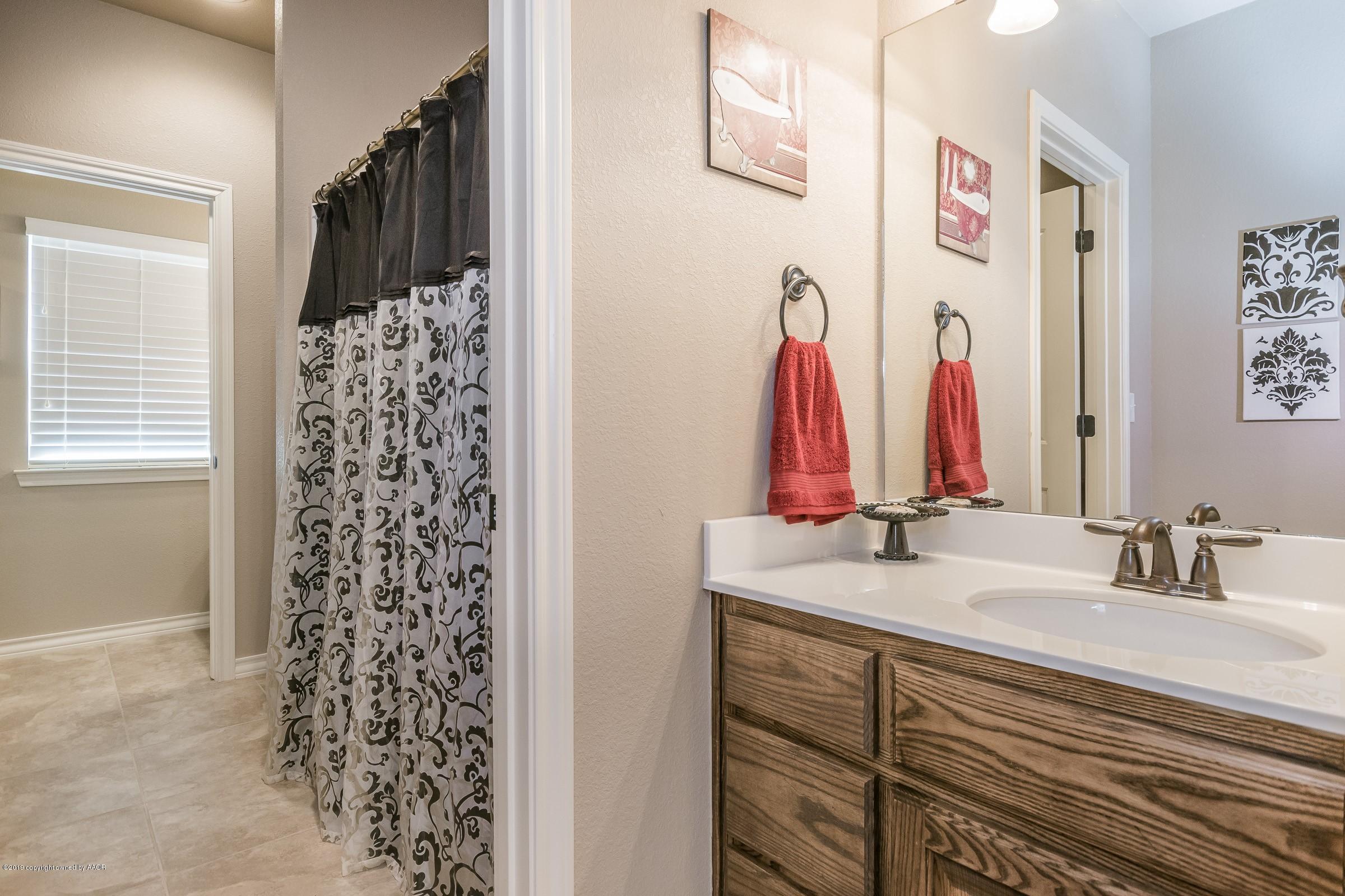 18200 Quail Crossing Road Bushland, TX 79124 - Photo 22 of 27 022_Jack and Jill Bathroom-3