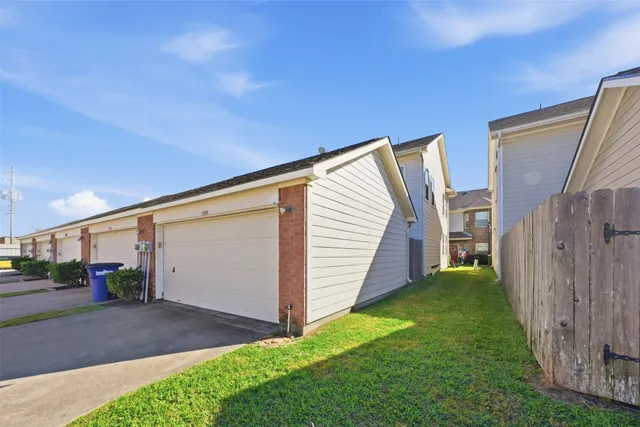 $1,850 | 1929 Kemah Village Drive, Kemah, TX 77565