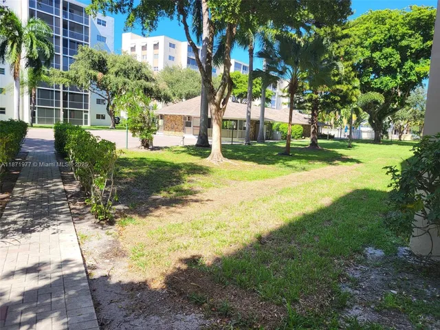 $139,900 | 900 Northeast 12th Avenue, Unit 705, Hallandale Beach, FL 33009