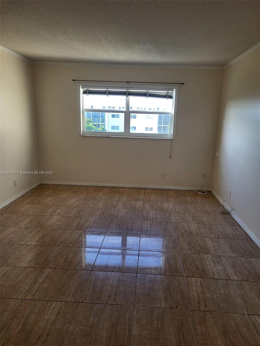 900 Northeast 12th Avenue, Unit 705 Hallandale Beach, FL 33009 - Photo 10 of 13