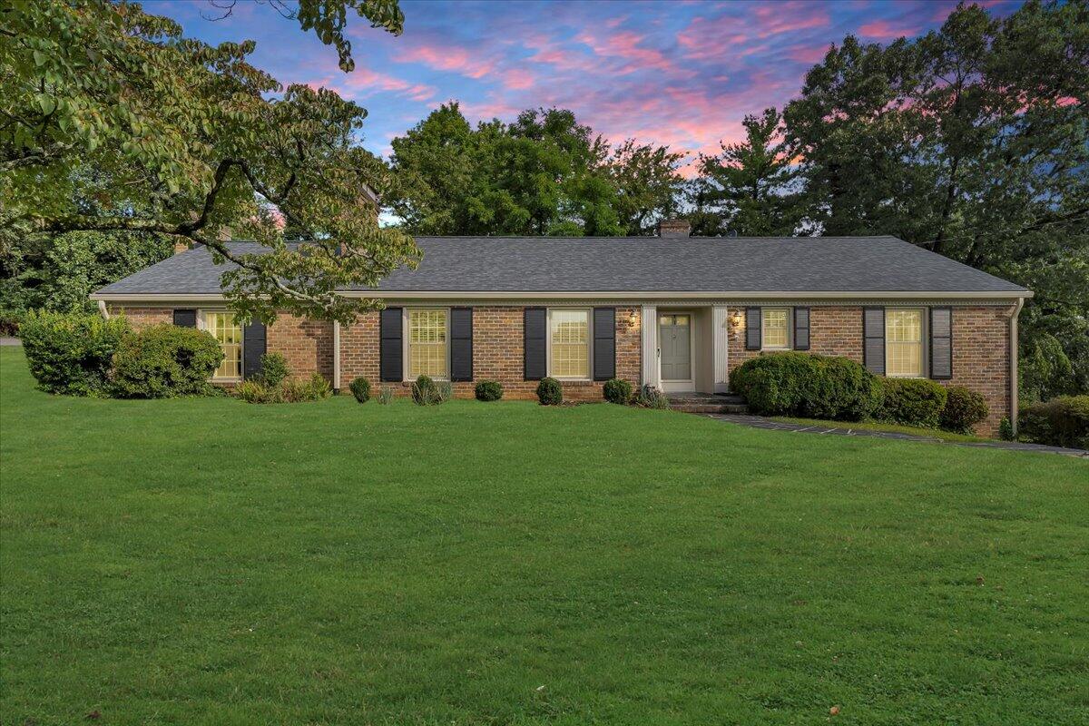 3543 Winding Way Road Southwest Roanoke, VA 24015 - Photo 1 of 50 RANCH BEAUTY